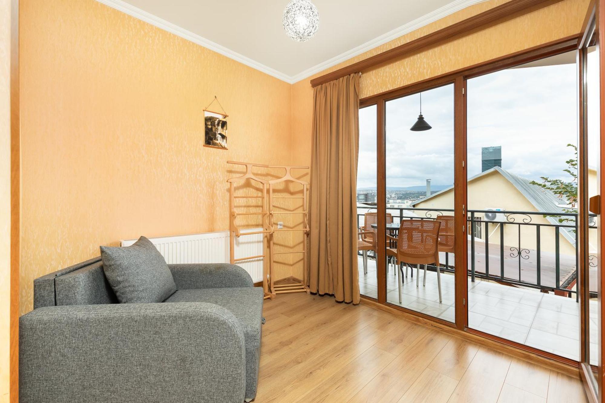Apartments With Wine Cellar In Old Tbilisi Esterno foto