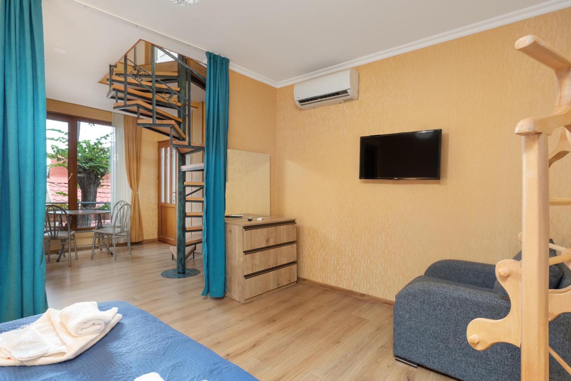 Apartments With Wine Cellar In Old Tbilisi Esterno foto