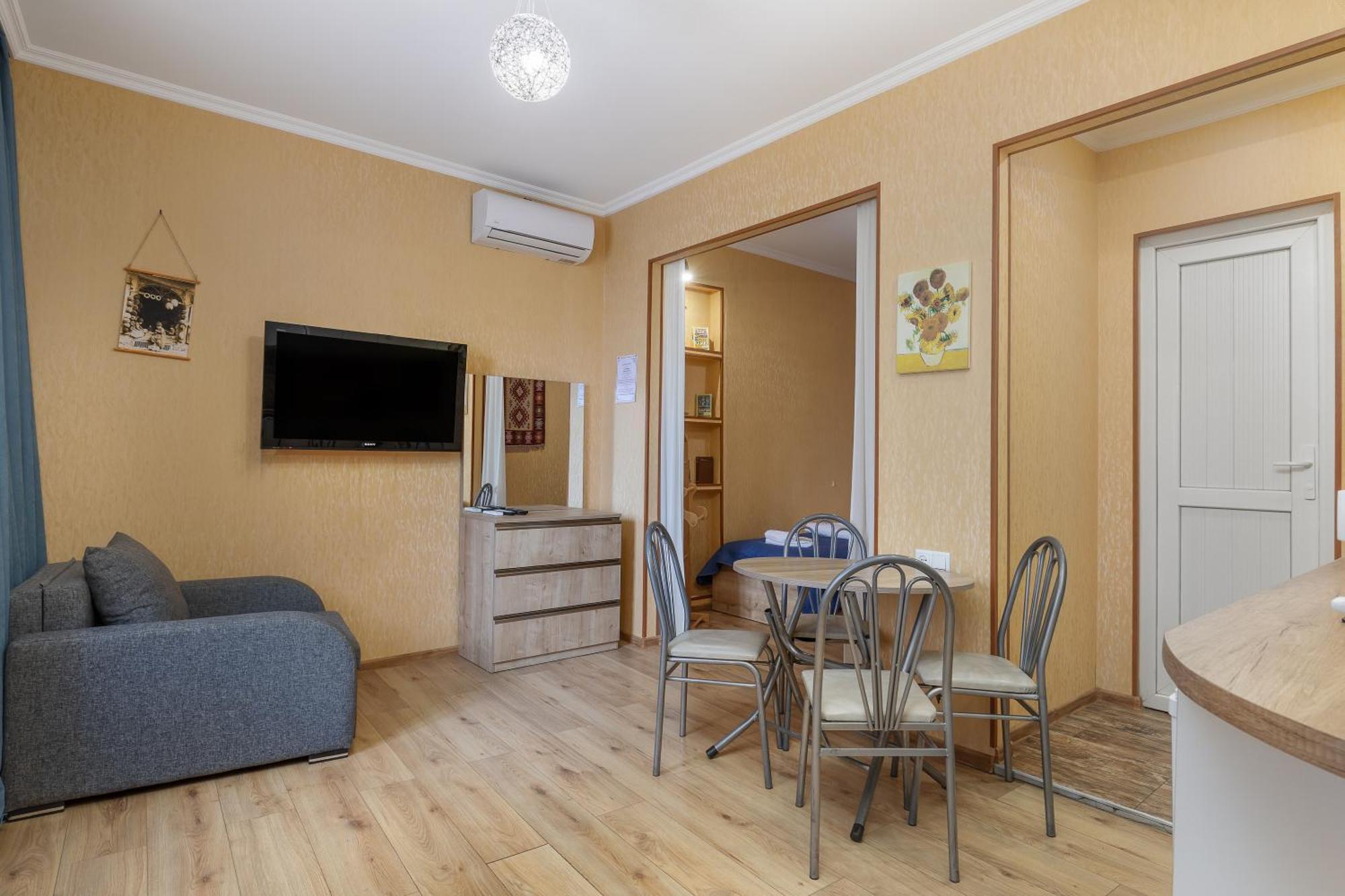 Apartments With Wine Cellar In Old Tbilisi Esterno foto