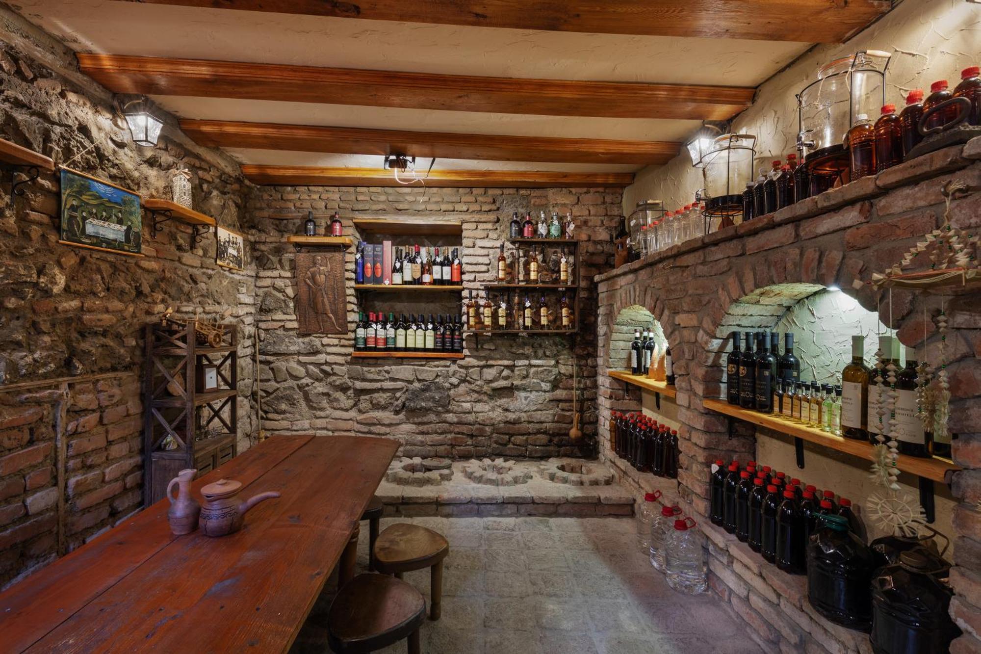 Apartments With Wine Cellar In Old Tbilisi Esterno foto