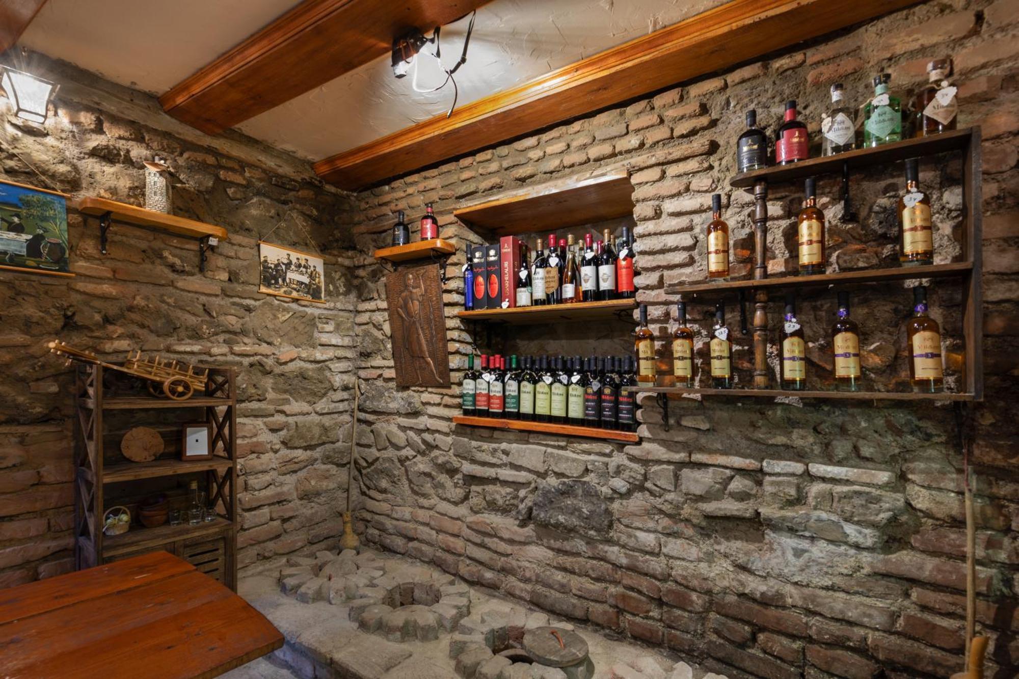 Apartments With Wine Cellar In Old Tbilisi Esterno foto