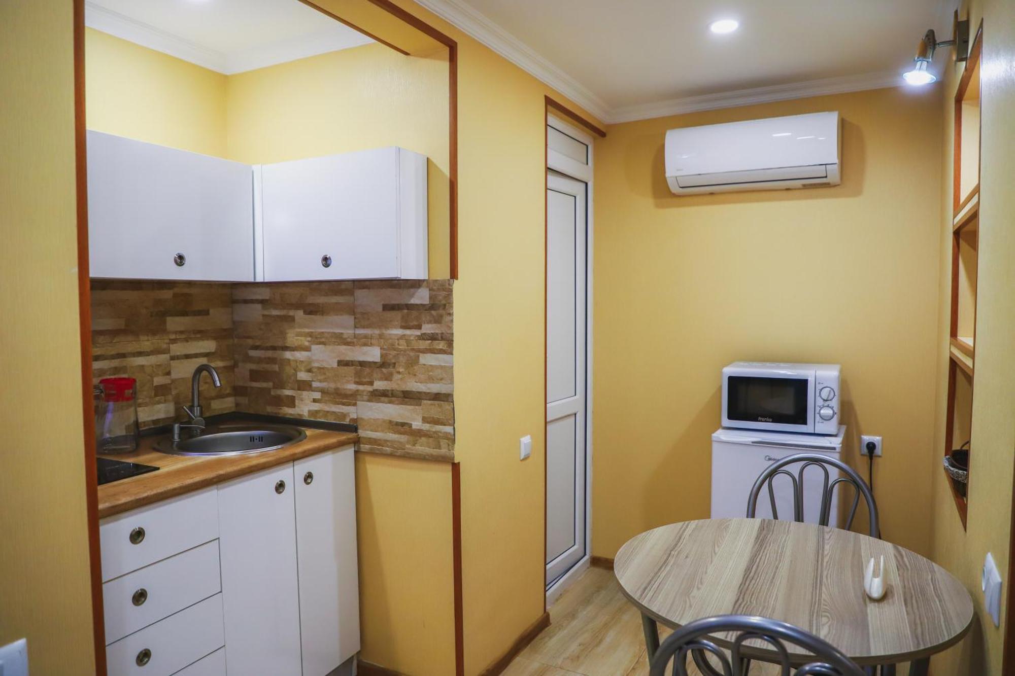 Apartments With Wine Cellar In Old Tbilisi Esterno foto