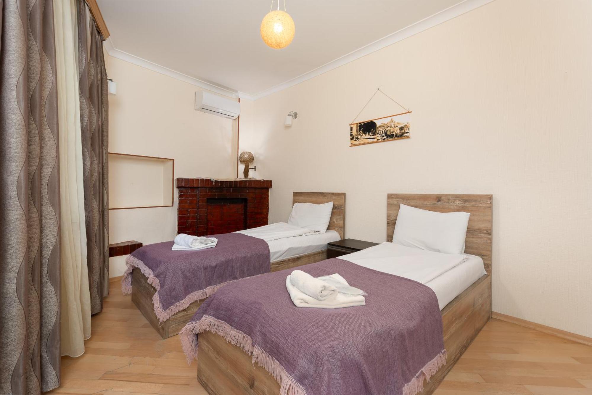 Apartments With Wine Cellar In Old Tbilisi Esterno foto